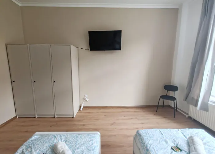 Stylish 1-bedroom For Rent - Location *